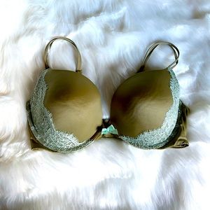 Victoria’s Secret Bra